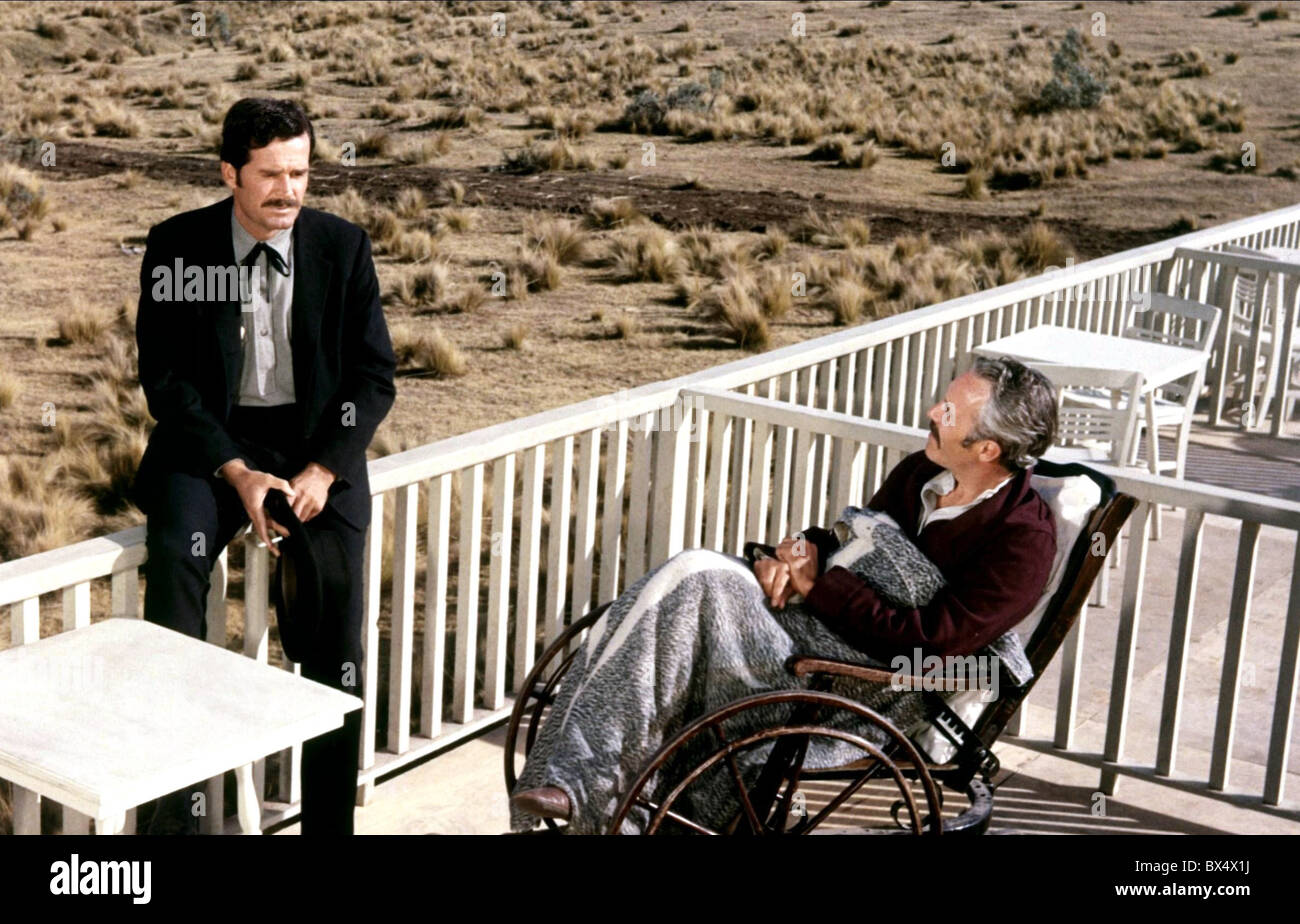JAMES GARNER & JASON ROBARDS HOUR OF THE GUN (1967 Stock Photo, Royalty