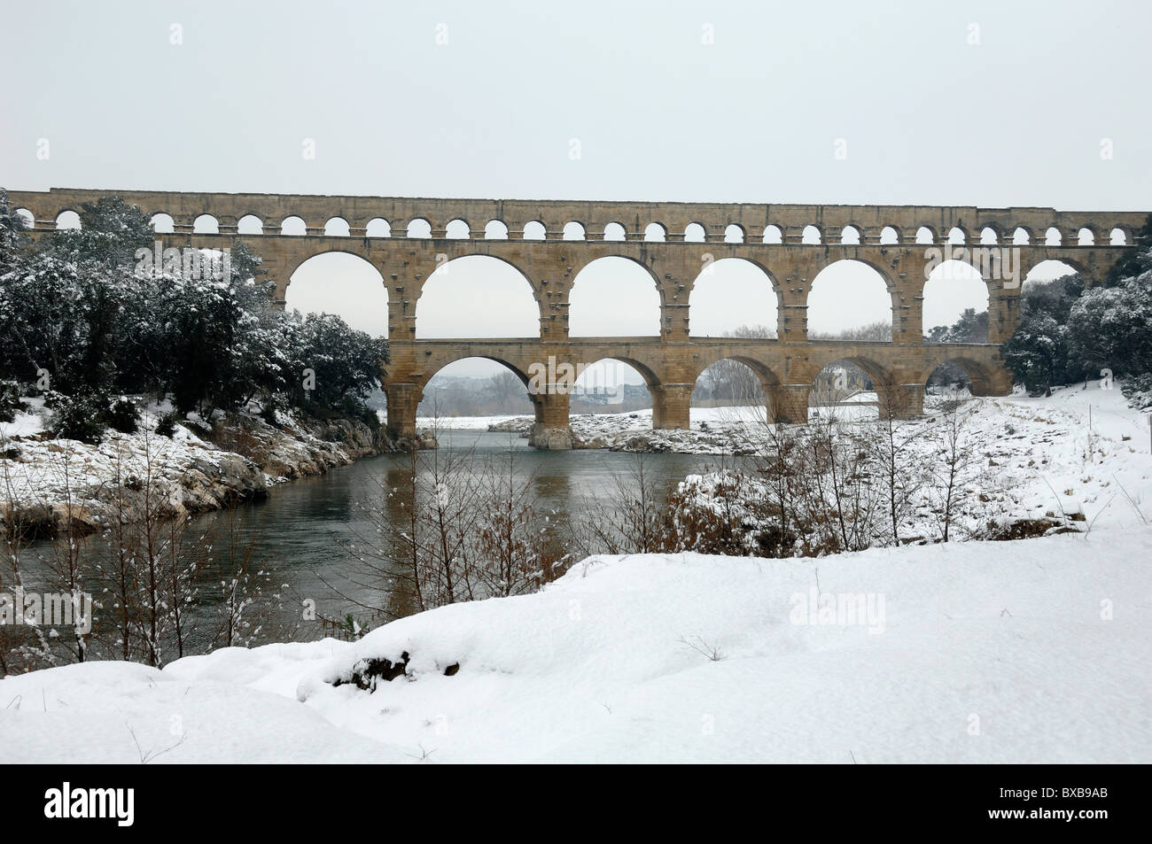 Pont Du Gard Aqueduct High Resolution Stock Photography And Images Alamy