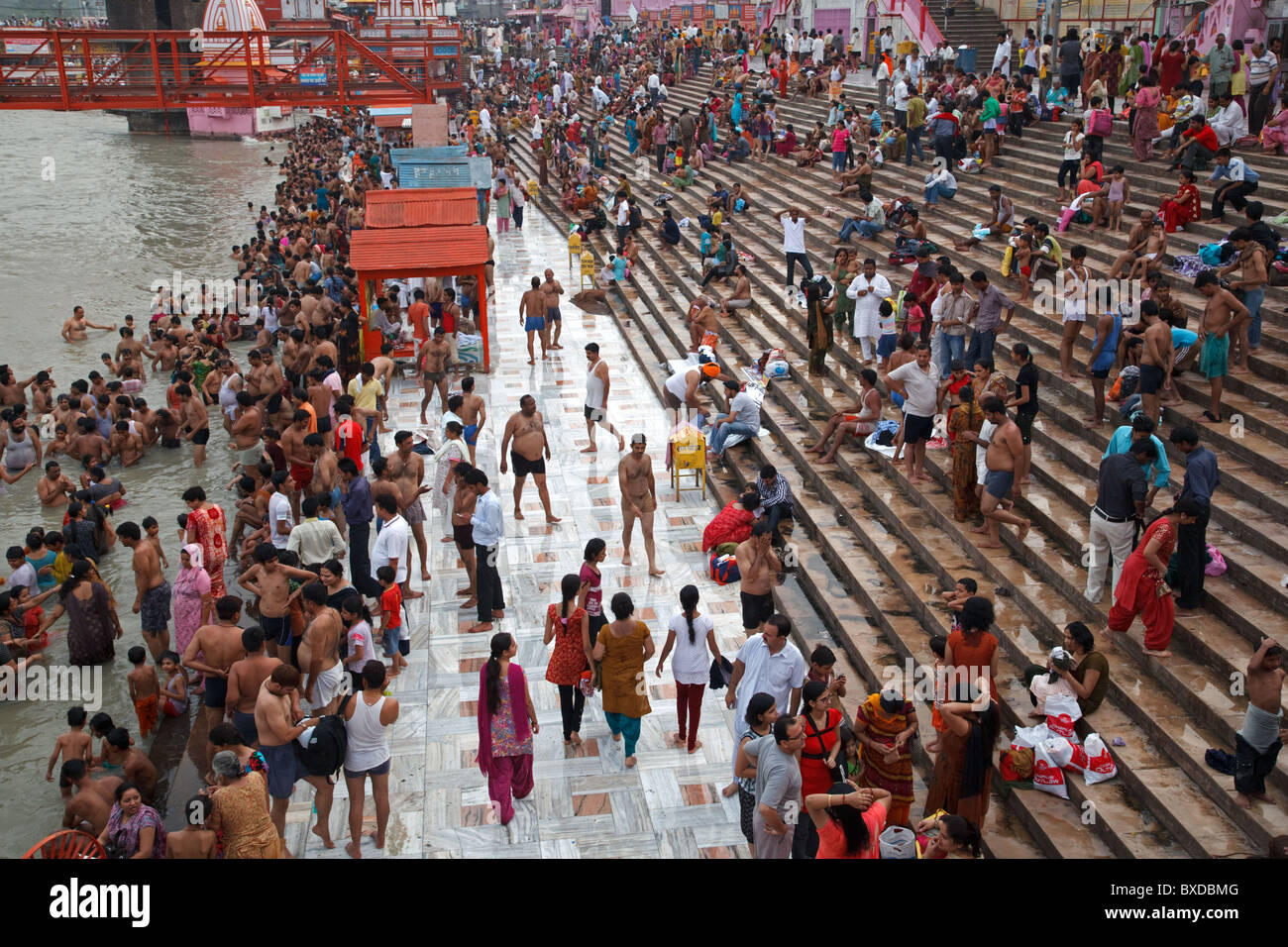 Pilgrims Bathe Pray Har Ki Hi Res Stock Photography And Images Alamy