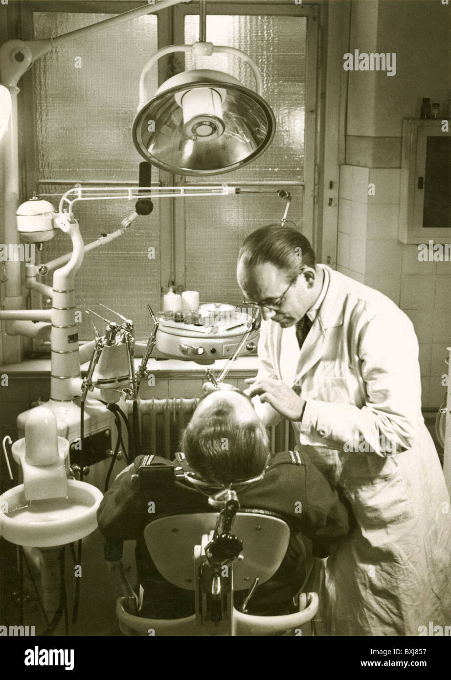 medicine, dentistry, dentist, doctor's examination room, Germany Stock