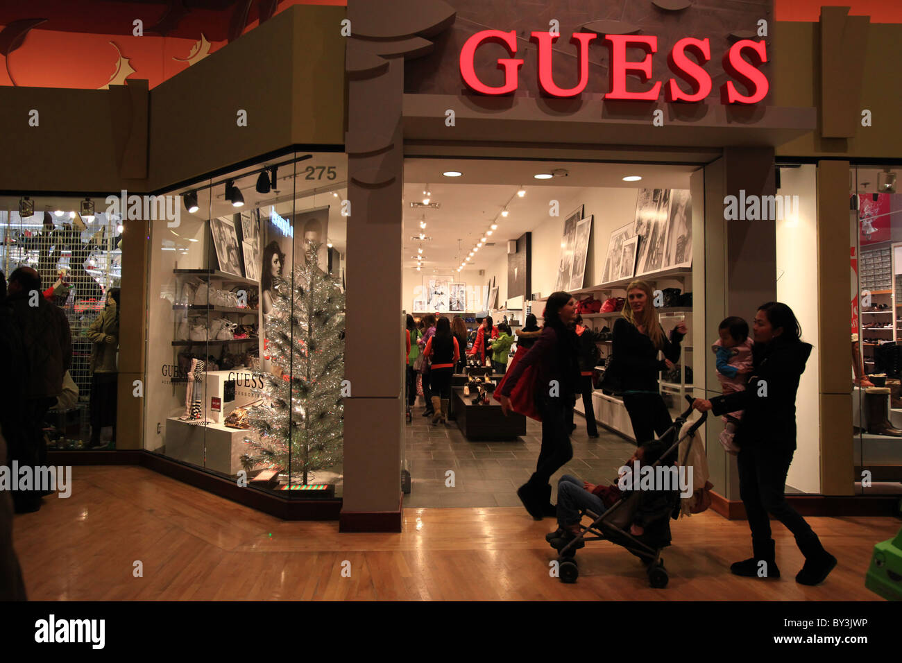 Guess clothing outlet store in Vaughan Mills Mall in ...