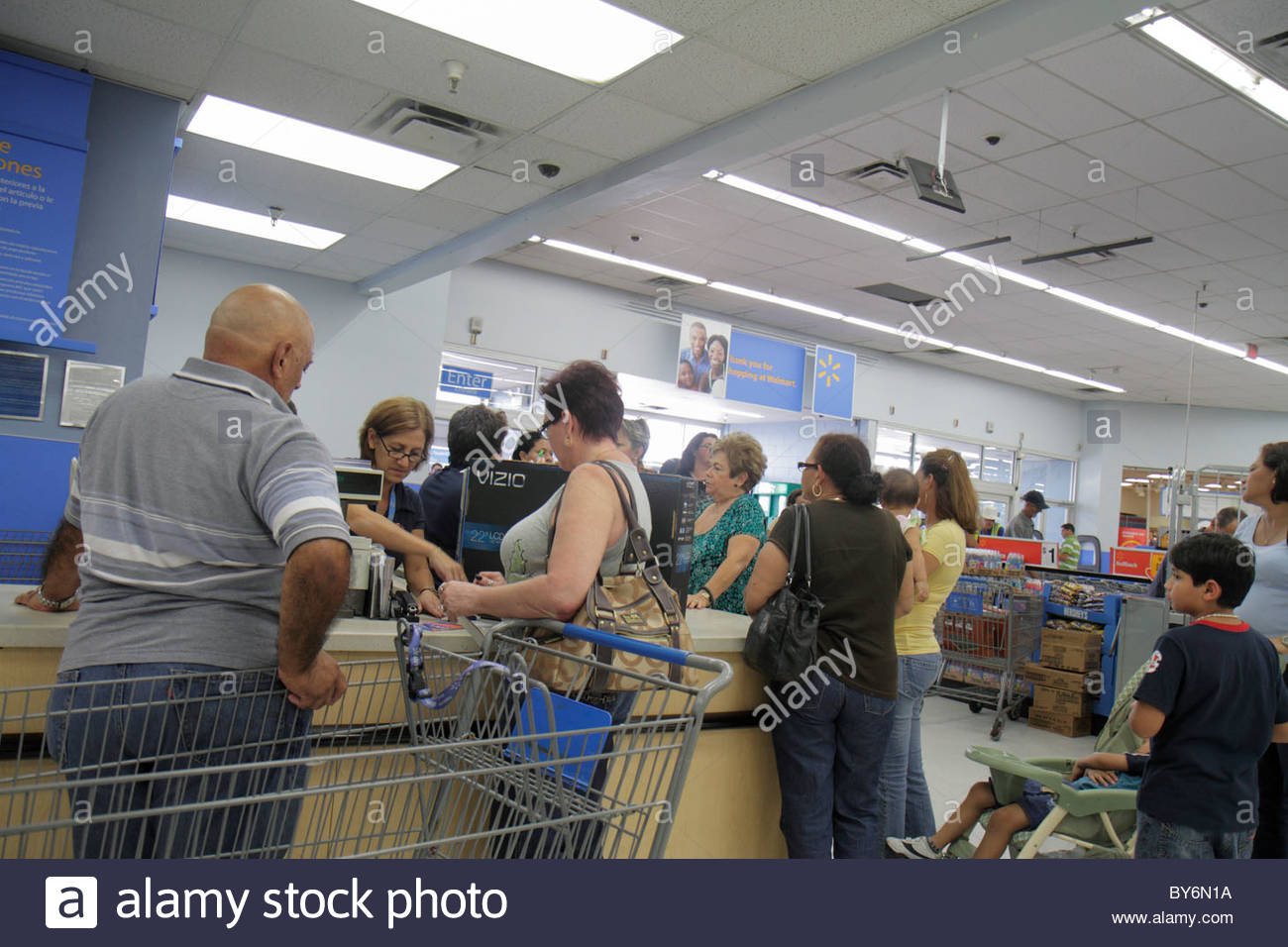 Miami Florida WalMart Walmart shopping customer service desk returns