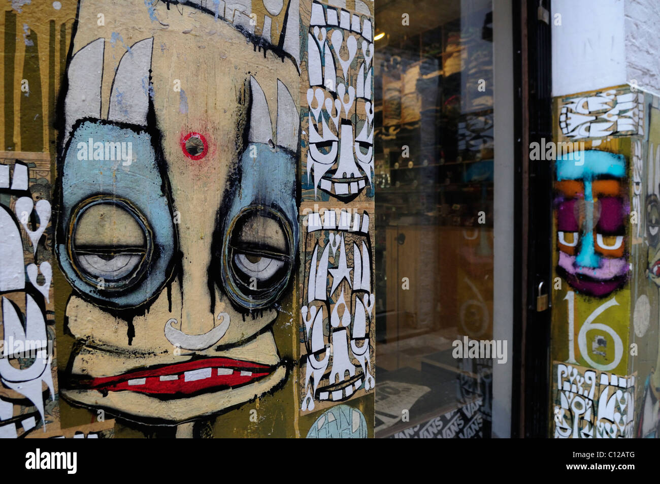 Graffiti on a Skateboarding Shop, Neal\'s Yard, Covent Garden Stock ... Graffiti on a Skateboarding Shop, Neal\'s Yard, Covent Garden Stock ...
