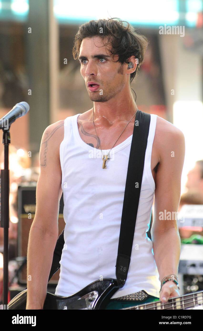 Tyson Ritter The AllAmerican Rejects perform live at the Rockefeller Stock Photo 35550692 Alamy