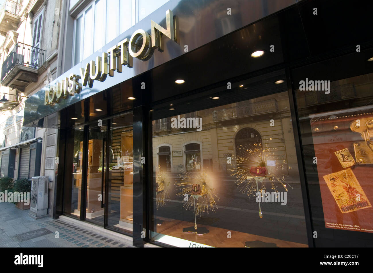 louis vuitton luxury outlet