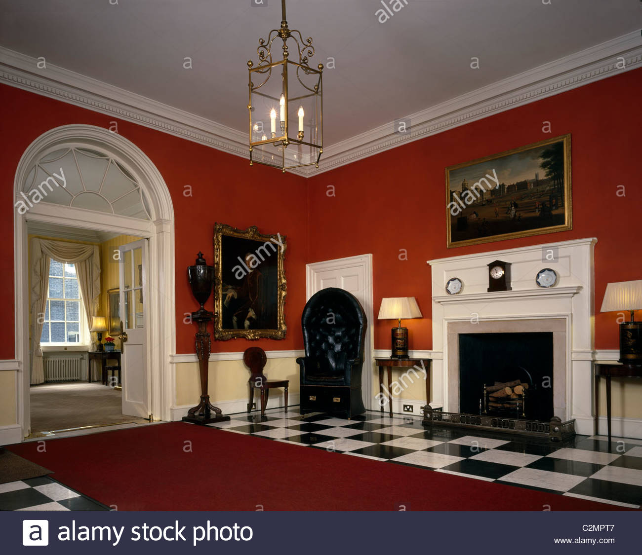 [Image: 10-downing-street-entrance-hall-looking-...C2MPT7.jpg]