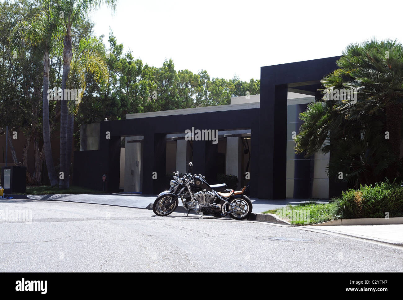 Keanu Reeves' home and motorcycle Los Angeles, California - 27.08.08 Stockfoto ...1300 x 971