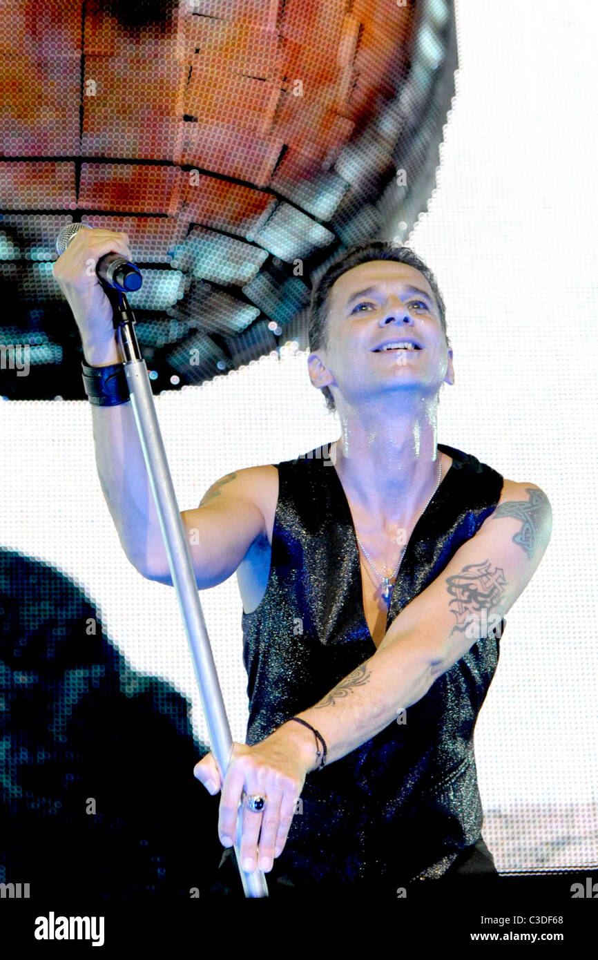 Dave Gahan Depeche Mode Performing Live At The Molson Amphitheatre