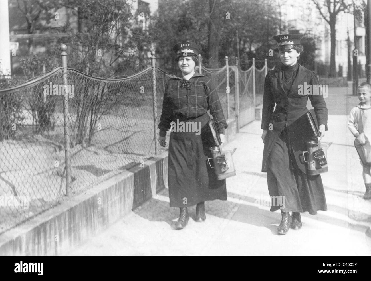 Female civil servants of a gas company in berlin steglitz 1915 stock image