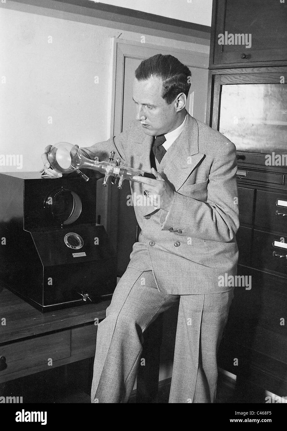 Manfred von Ardenne, 1933 Stock Photo, Royalty Free Image 37017769 Alamy