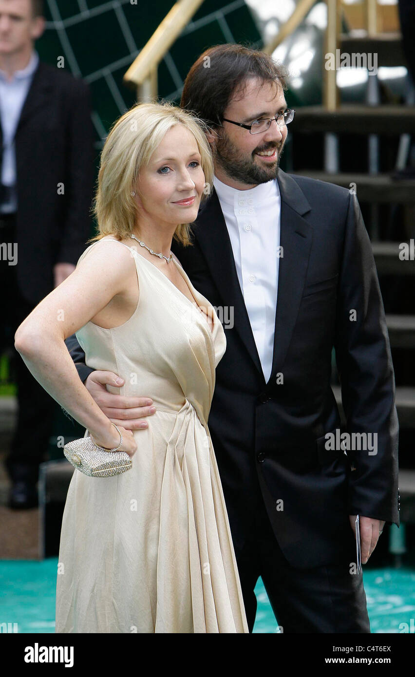 gcse english jk rowling Jk rowling verified account @jk_rowling author whose out-of-control dms must henceforth go unread for contact details, see website. gcse english jk rowling Jk rowling verified account @jk_rowling author whose out-of-control dms must henceforth go unread for contact details, see website.