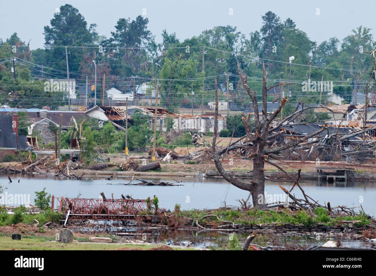 part-of-the-damage-from-the-april-27-2011-tuscaloosa-alabama-tornado-C66RH0.jpg