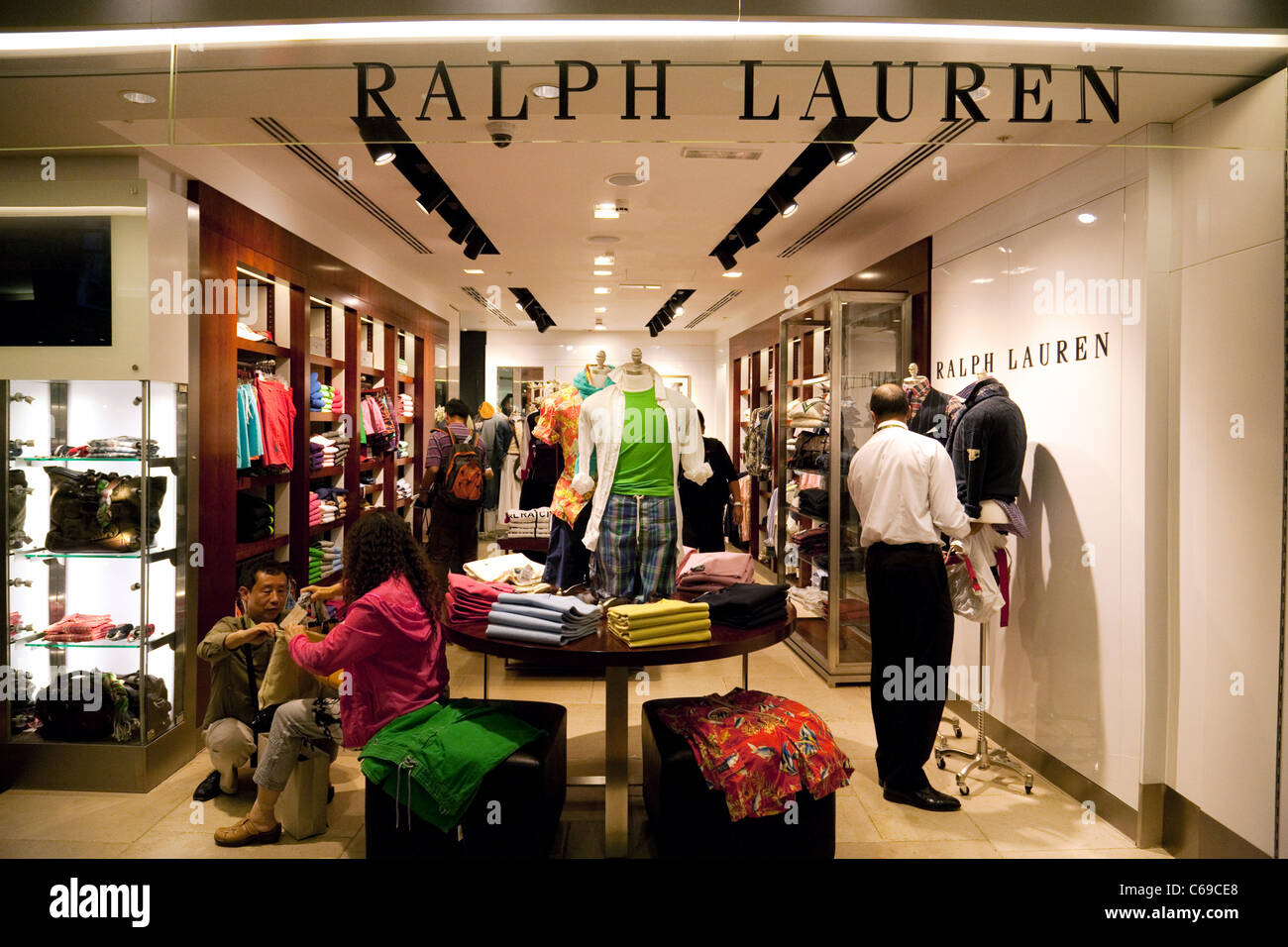 Ralph Lauren store, Departure lounge, terminal 3, Heathrow airport Stock Photo, Royalty Free ...