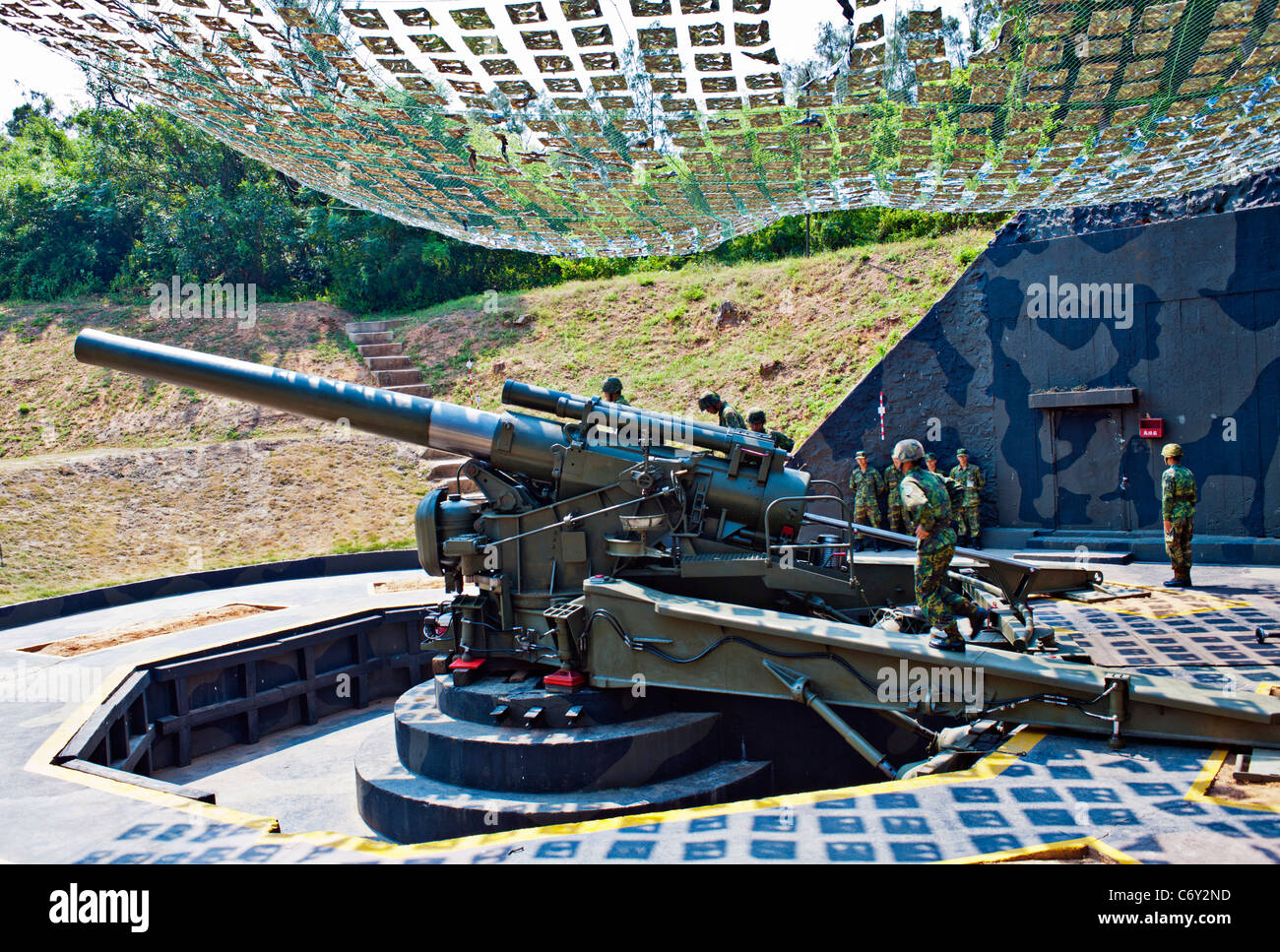 M1 240 mm Howitzer Cannon, Black Dragon, and Taiwanese soldiers Stock