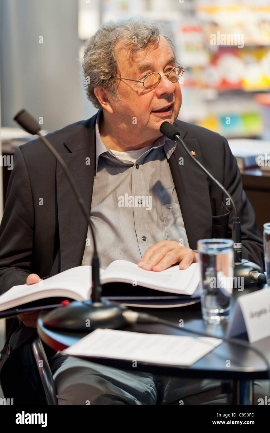 Dr. Hellmuth Karasek reading from his new book "Briefe bewegen die