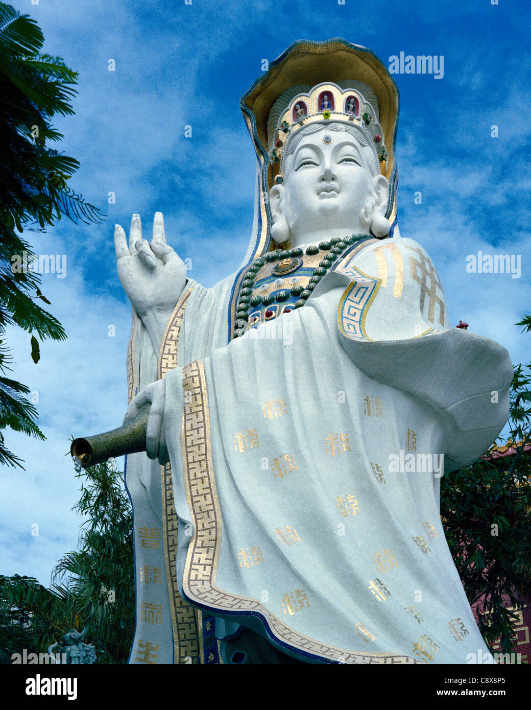 Statue of Buddhist Goddess of Mercy Guan Yin Repulse Bay Hong Kong Stock Photo 39915629 Alamy