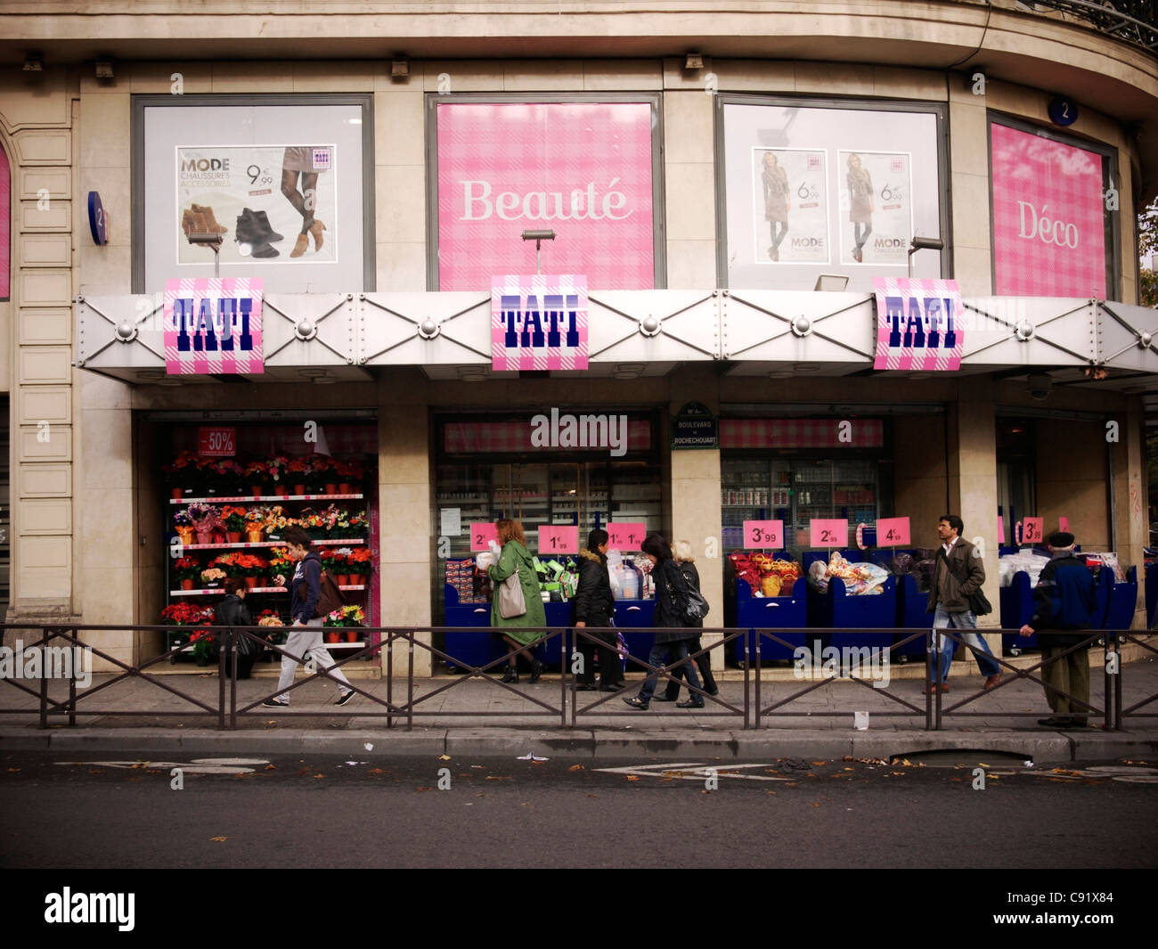 TATI Department Store, Paris Stock Photo: 39995204 - Alamy