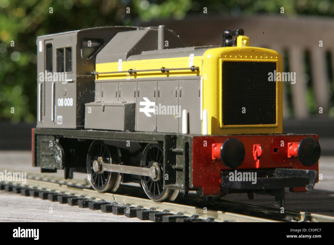 models uk,model trains narrow gauge,marklin mini-club z scale train 