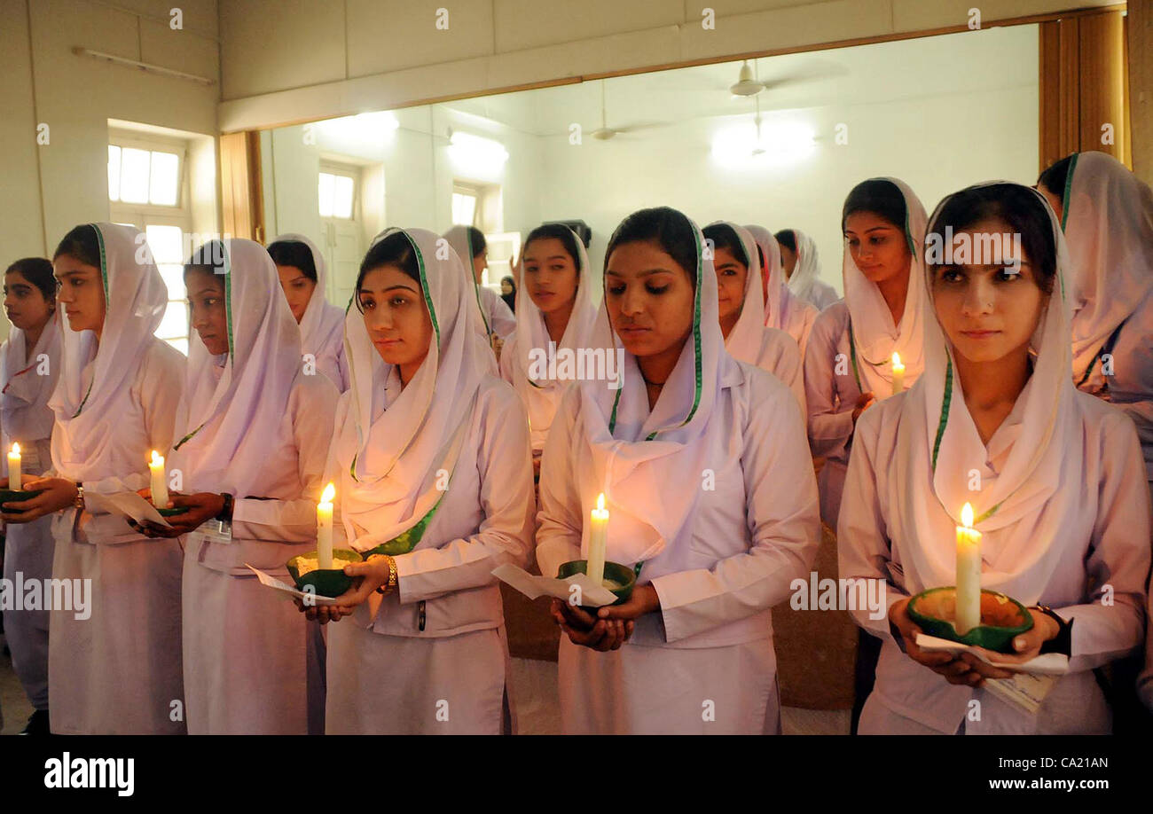 Nurses hold lightened candles on the occasion of seventh lamp ... for Lamp Lighting Ceremony
67qdu Nurses hold lightened candles on the occasion of seventh lamp ... for Lamp Lighting Ceremony
67qdu