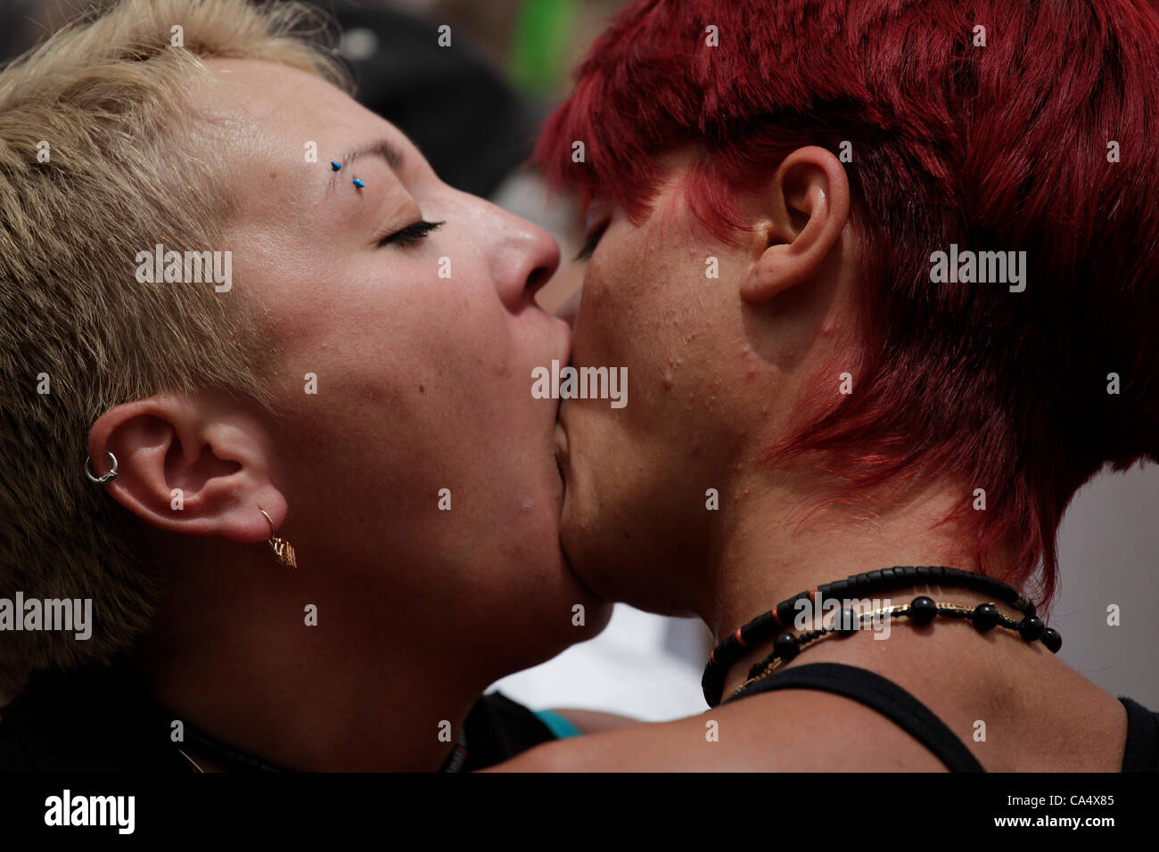 Gay Woman Kissing 5