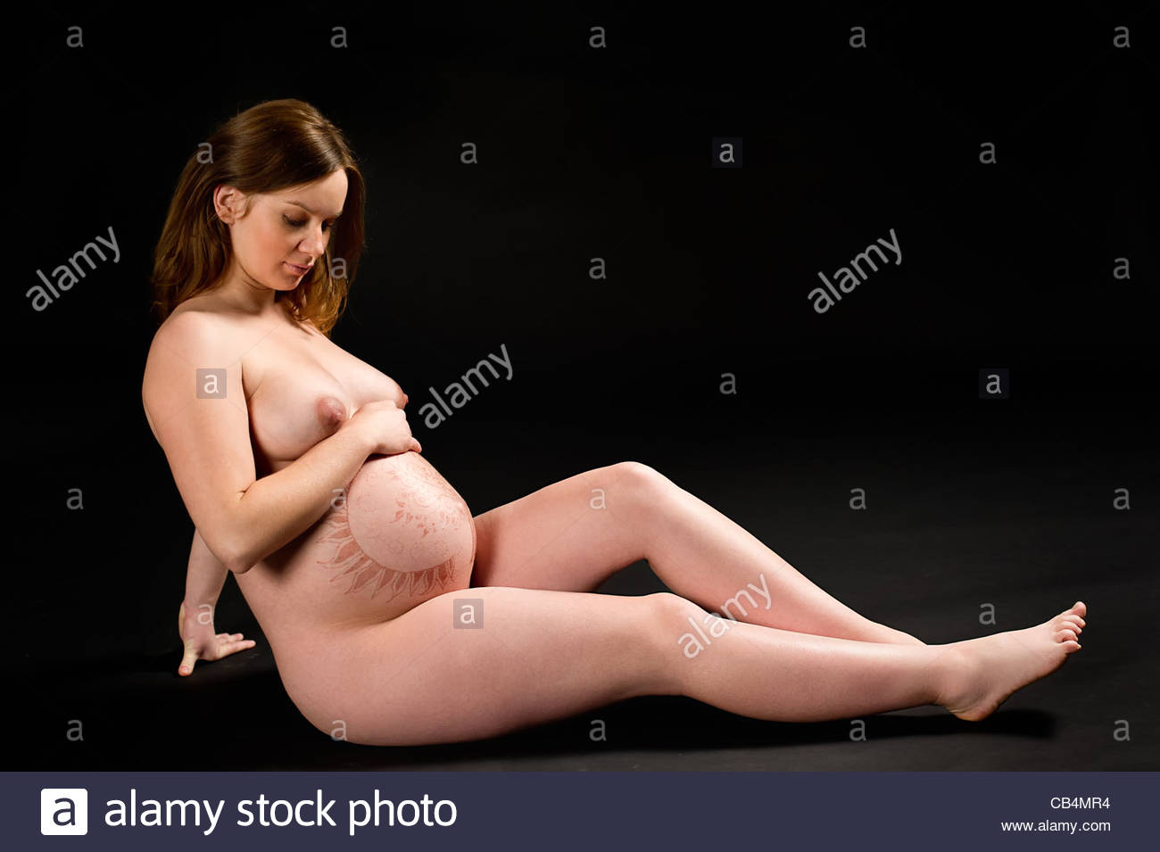 9 Months Pregnant Nude