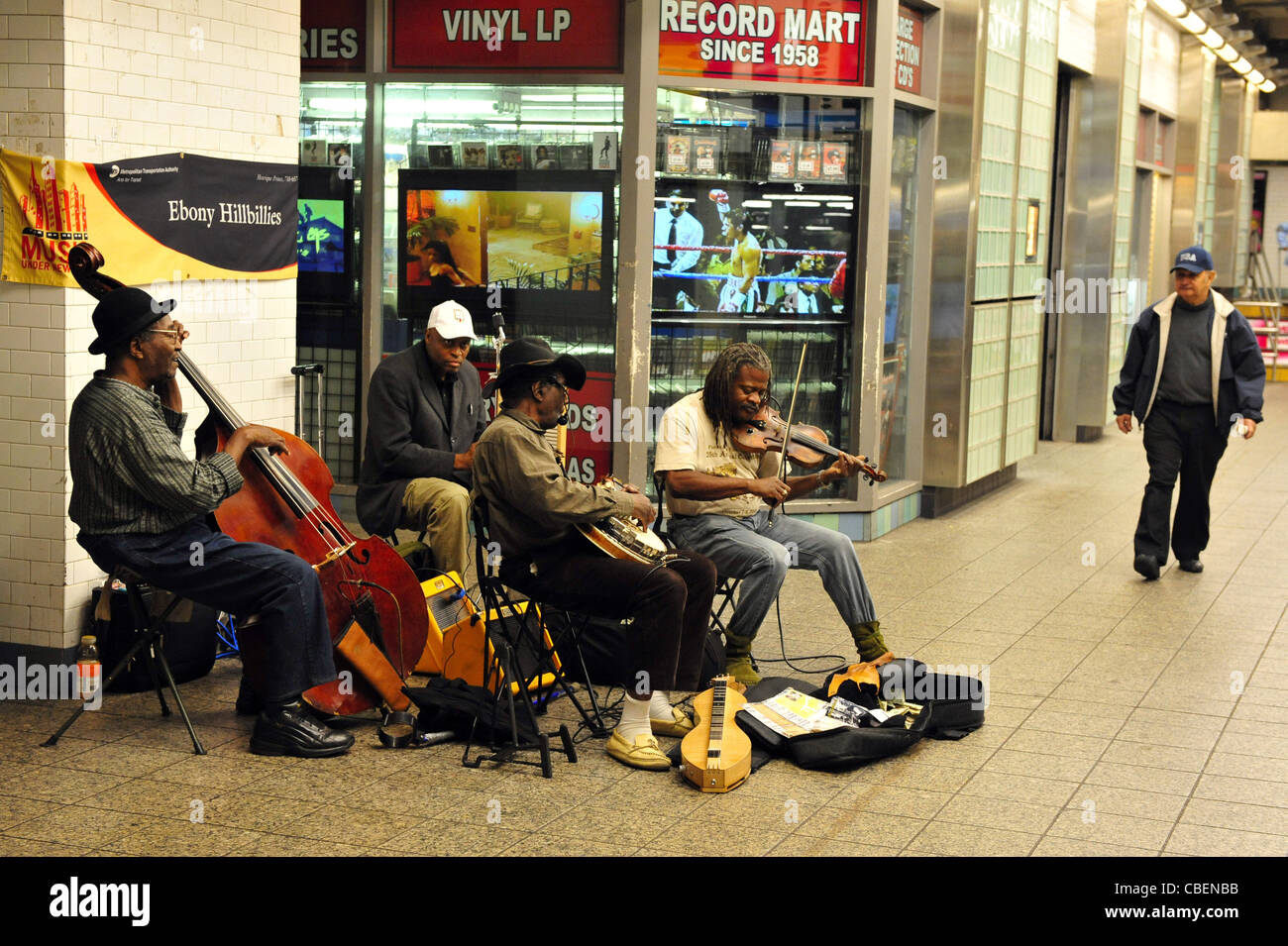 American street performance Buskers play music at the New York subway