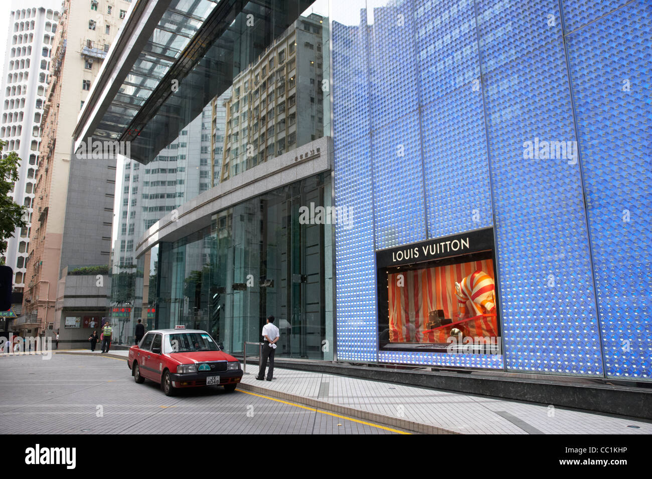 taxi outside louis vuitton store in lee gardens on hysan avenue store Stock Photo, Royalty Free ...