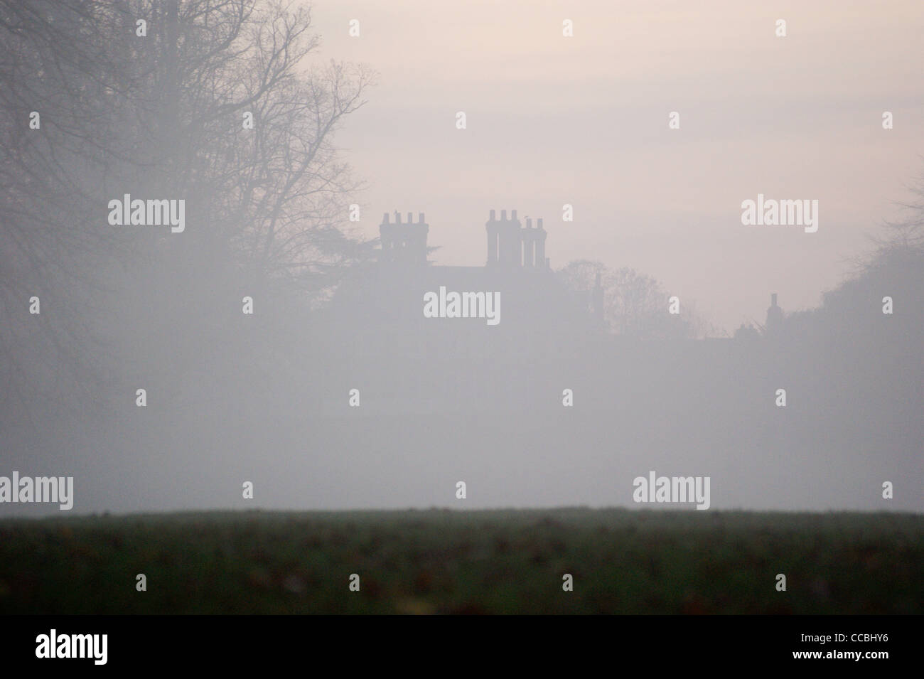 jacobean-mansion-forty-hall-in-evening-f