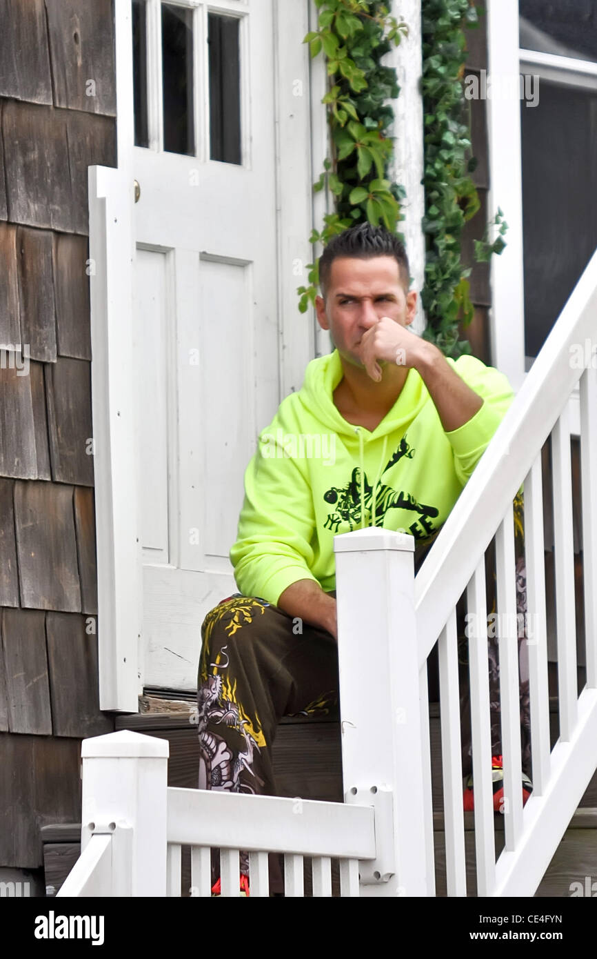 Michael Sorrentino Aka The Situation Outside MTV S Jersey Shore House