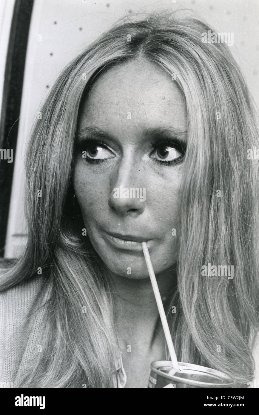 Clodagh Rodgers - Everybody Go Home The Party's Over Clodagh Rodgers - Everybody Go Home The Party's Over