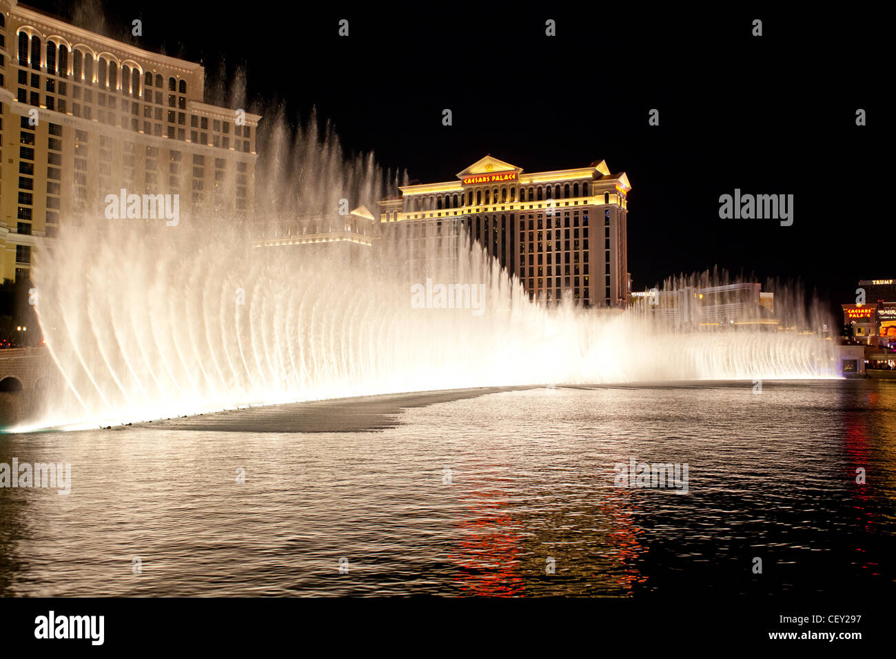 the-water-lightshow-at-the-bellagio-in-l