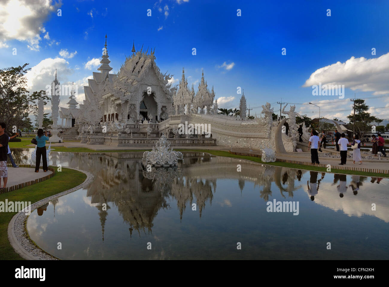 Wat Rong Khun Hi Res Stock Photography And Images Alamy