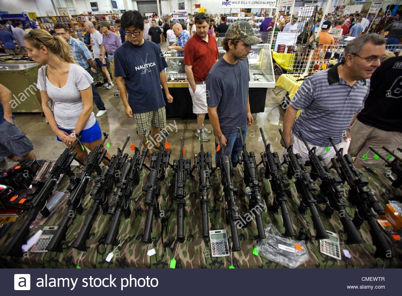 epa03323042-semi-automatic-rifles-were-on-display-for-sale-at-the-CMEWTR.jpg