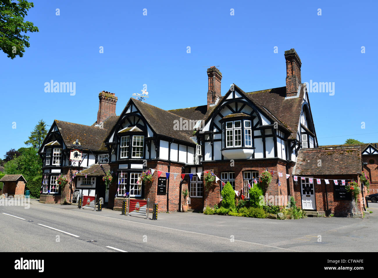 The Talbot Pub, Iwerne Minster, Dorset, England, United Kingdom Stock Photo, Royalty Free Image