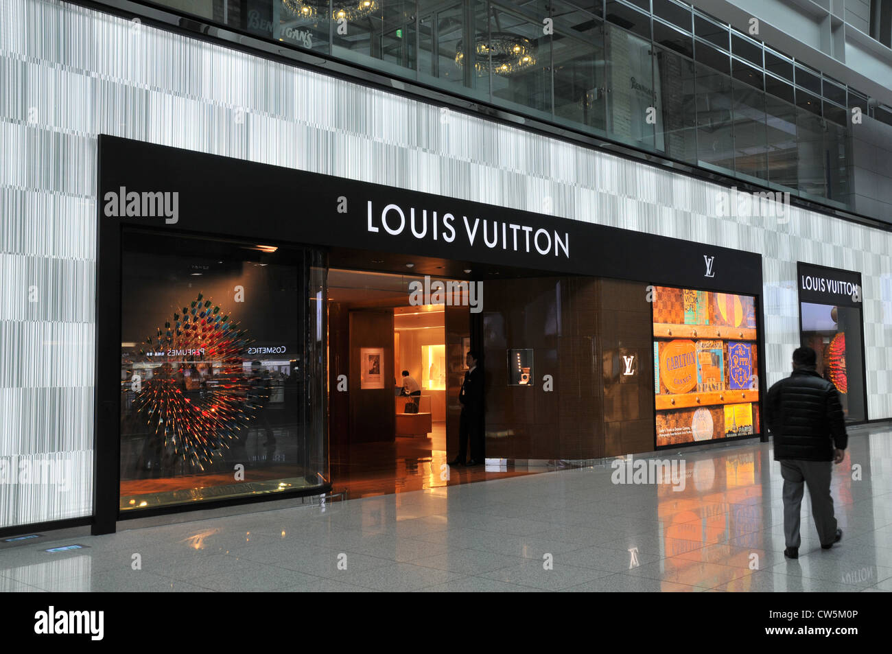 Louis Vuitton boutique duty free shop Incheon International Airport Stock Photo, Royalty Free ...