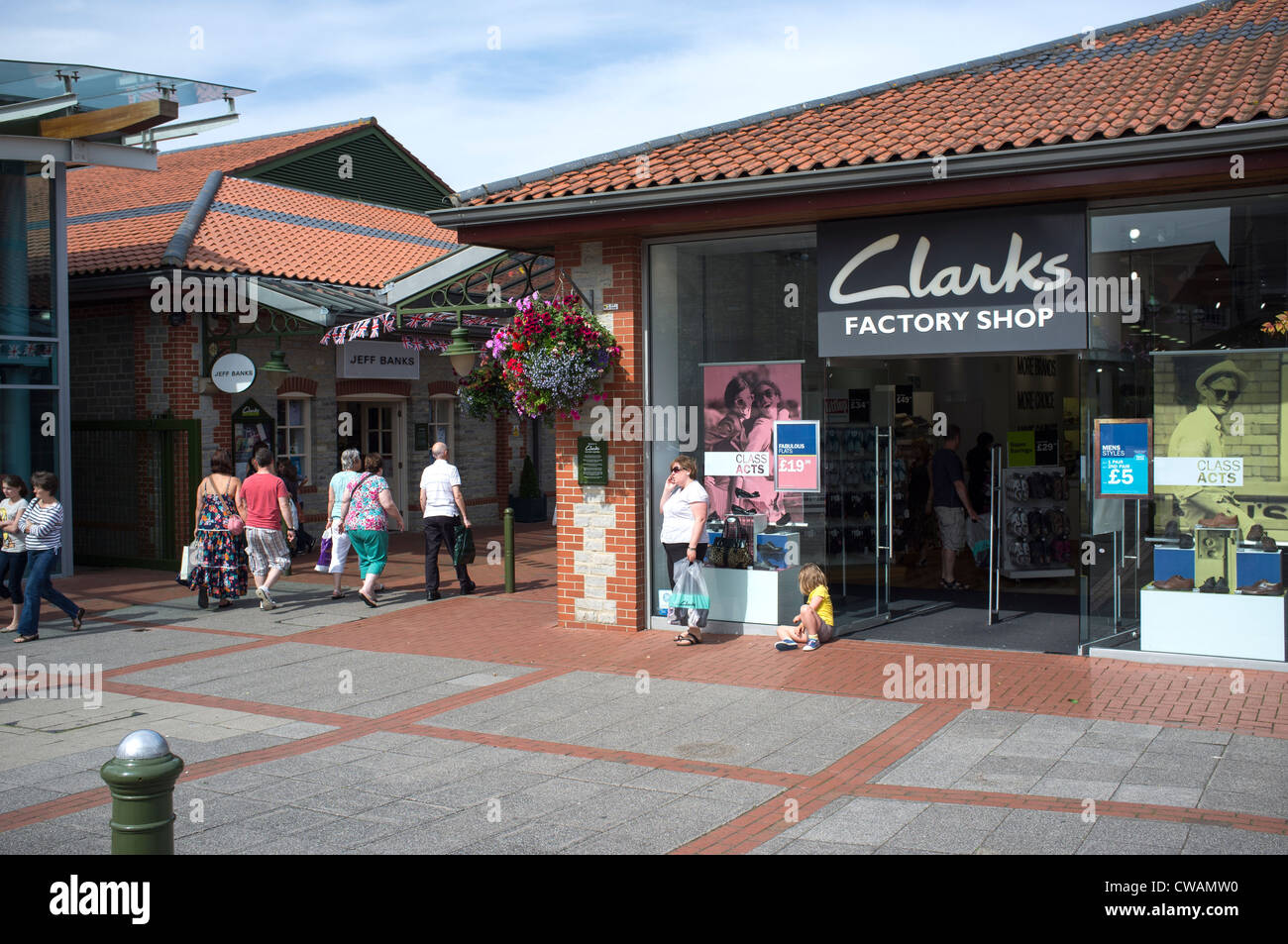 bicester village clarks