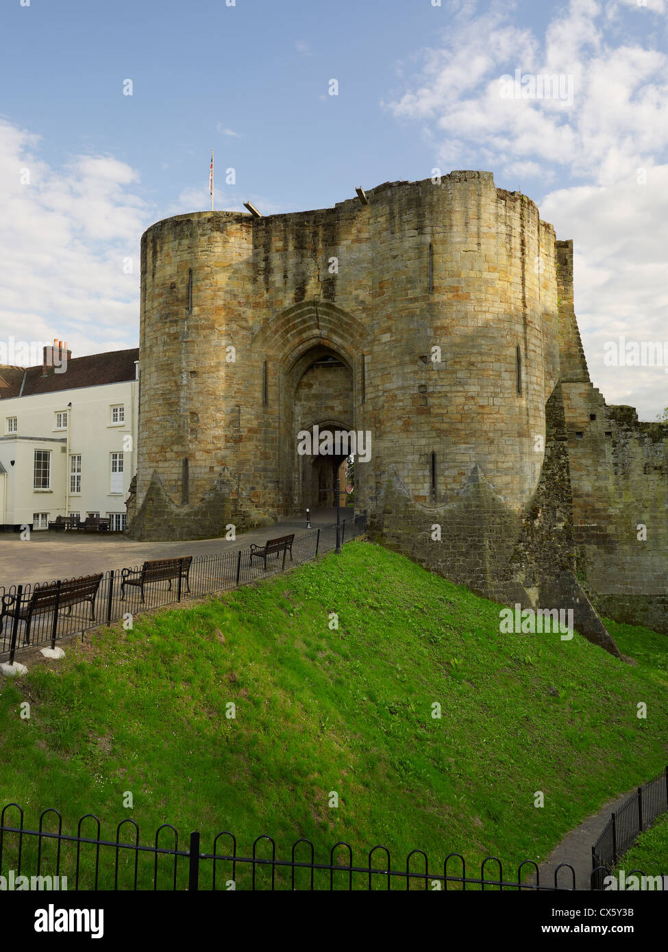 Tonbridge Castle, Kent. The gatehouse Stock Photo, Royalty Free Image