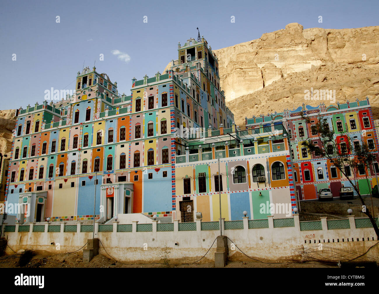 Colourful Buqshan Khaila Hotel, Wadi Doan, Hadramaut, Yemen Stock Photo