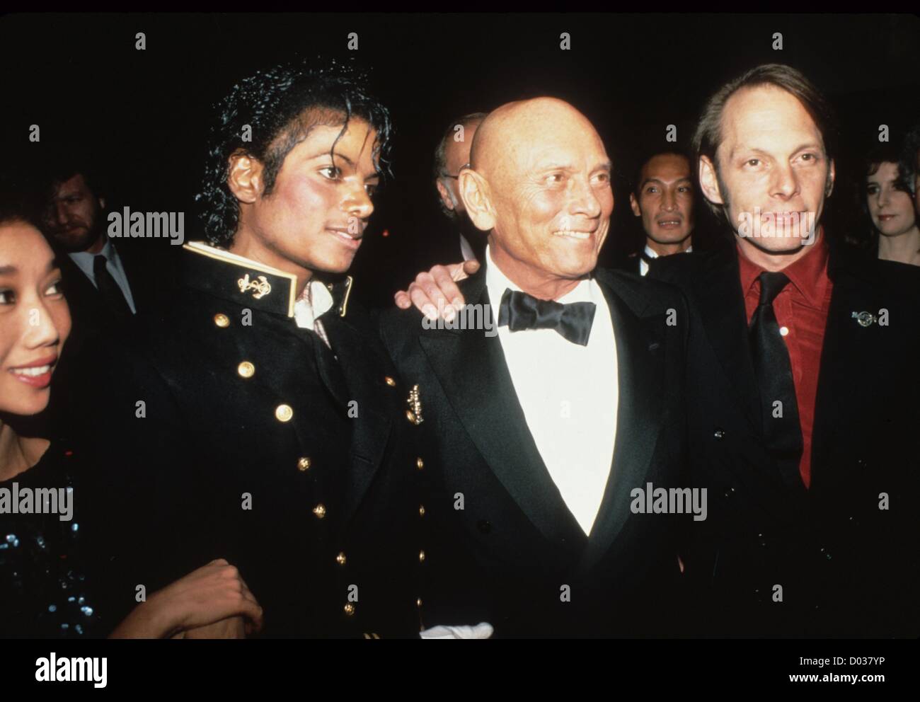 YUL BRYNNER with Michael Jackson 1984.n2966.Supplied by Photos Stock