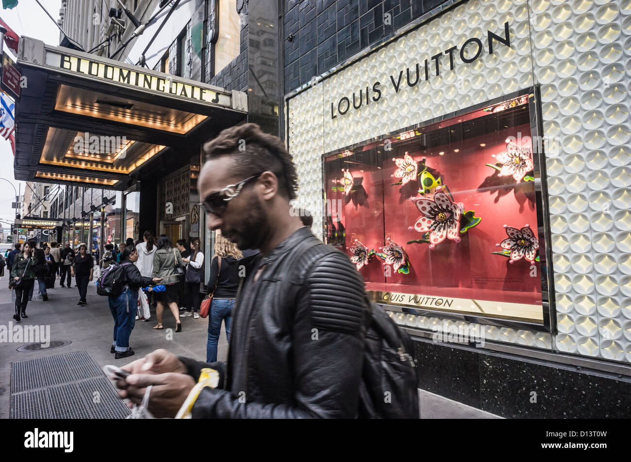 Louis Vuitton shop next to Bloomingdales department store, Manhattan Stock Photo, Royalty Free ...