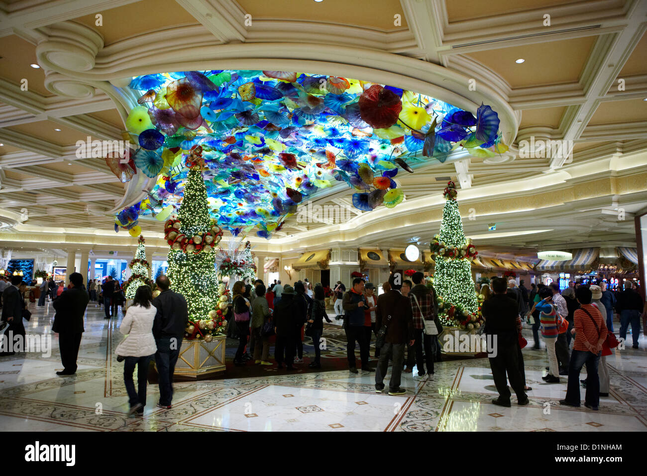 foyer of the bellagio hotel and casino with christmas foyer of the bellagio hotel and casino with christmas