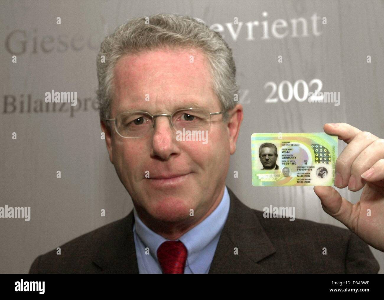 (dpa) - Willi Berchthold CEO of banknote printing and <b>chip card</b> group ... - dpa-willi-berchthold-ceo-of-banknote-printing-and-chip-card-group-D3A3WP