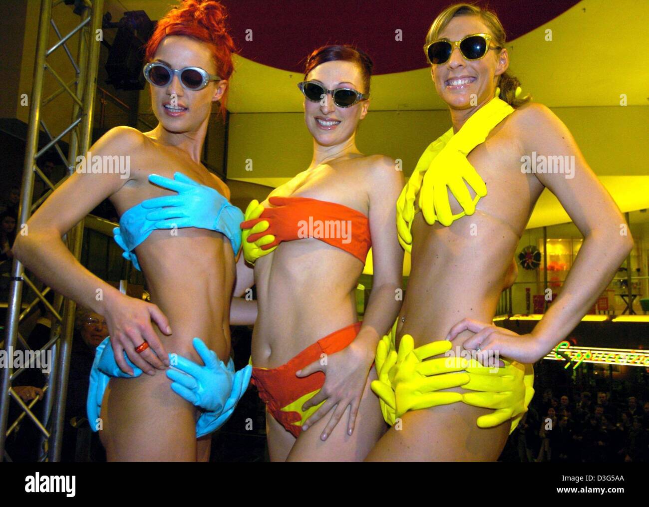 Dpa Scantily Clad Models Wear Conventional Rubber