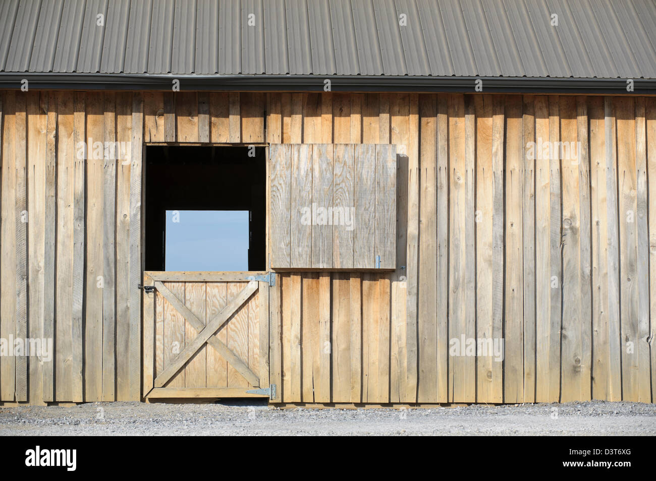 Open Barn Door open barn door stock photos & open barn door stock images - alamy Open Barn Door open barn door stock photos & open barn door stock images - alamy