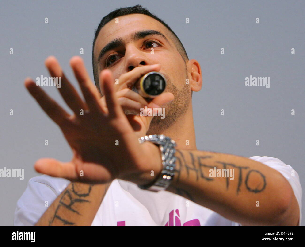 German-Turkish &#39;gangsta&#39; rapper Anis <b>Mohamed Ferchichi</b>, aka Bushido, ... - german-turkish-gangsta-rapper-anis-mohamed-ferchichi-aka-bushido-speaks-D4H398