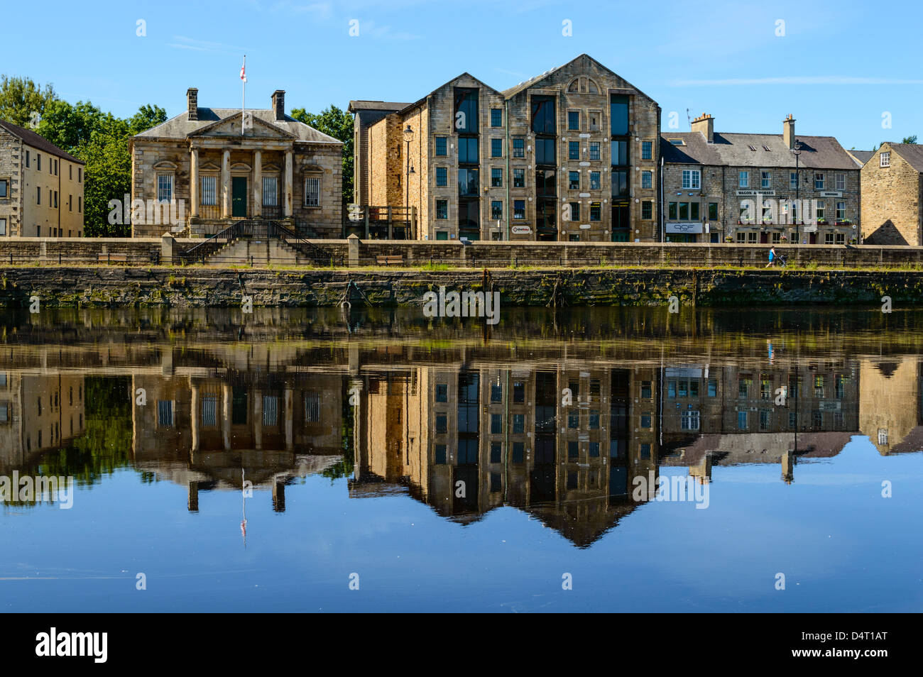 River Lune and St Quay Lancaster, Lancashire, England. L of