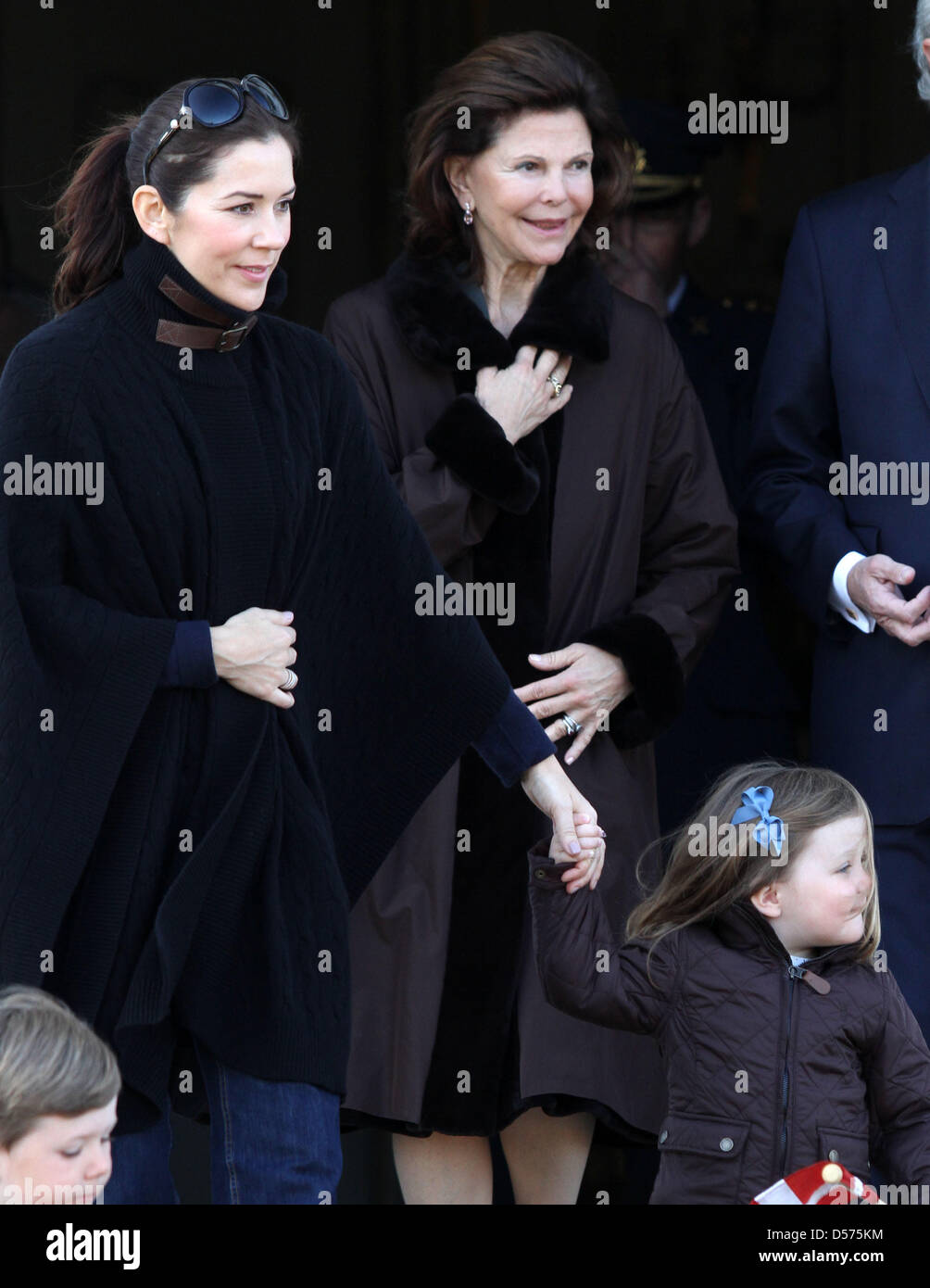 princess-mary-of-denmark-l-queen-silvia-of-sweden-c-and-princess-isabella-D575KM.jpg