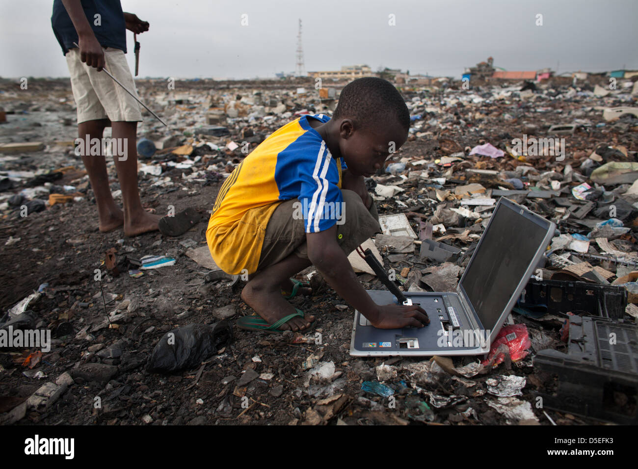 electronic-waste-in-agbogbloshie-dump-ac