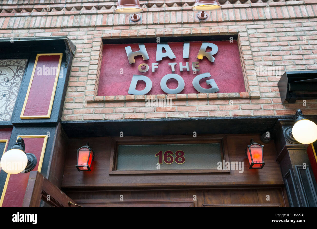 Hair Of The Dog Bar On The Lower East Side In NYC Stock Photo