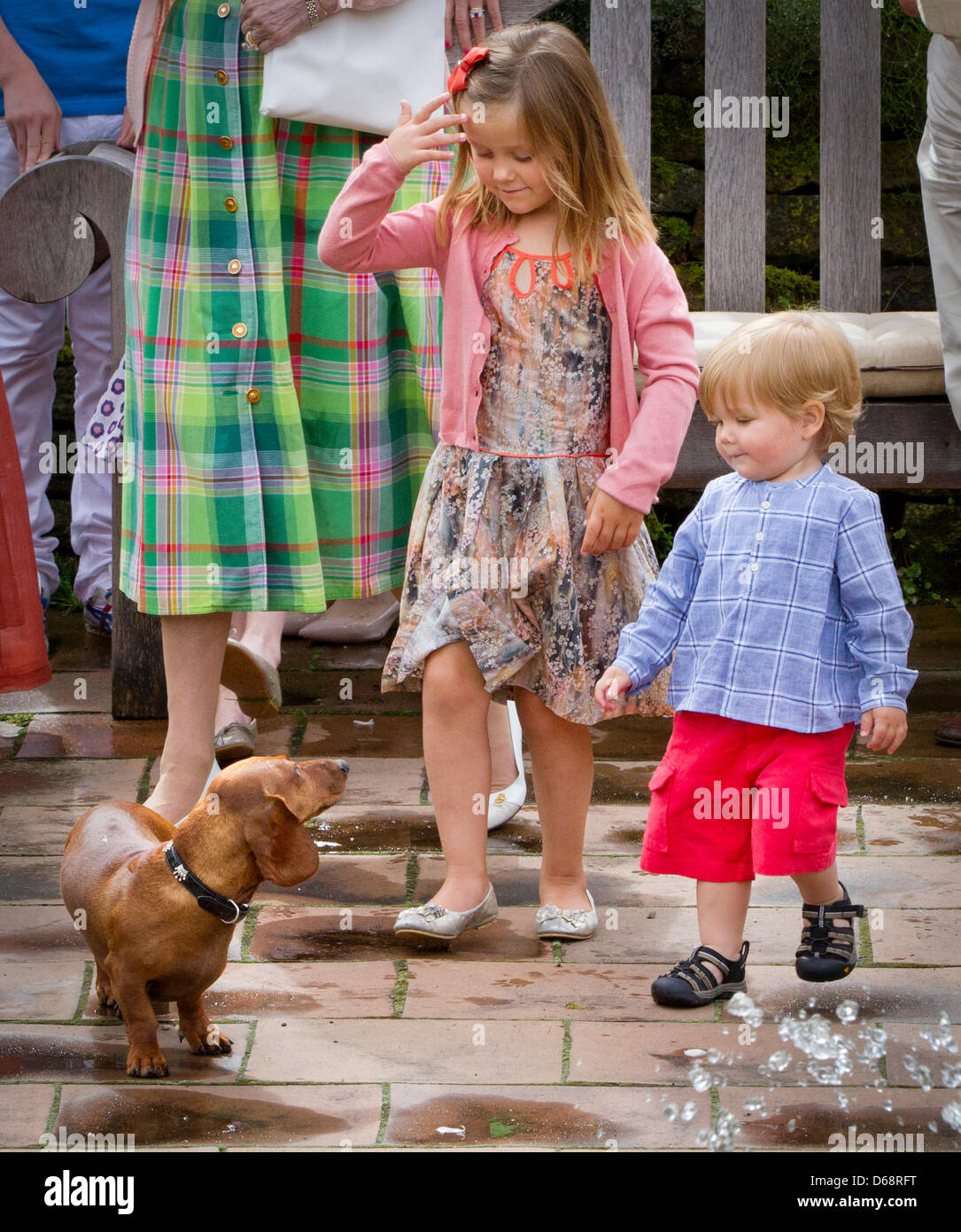 princess-isabella-prince-vincent-and-dachshund-helike-attend-the-annual-D68RFT.jpg